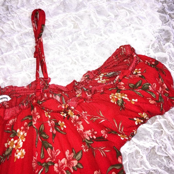 Off shoulder red American Eagle top - Picture 3 of 6